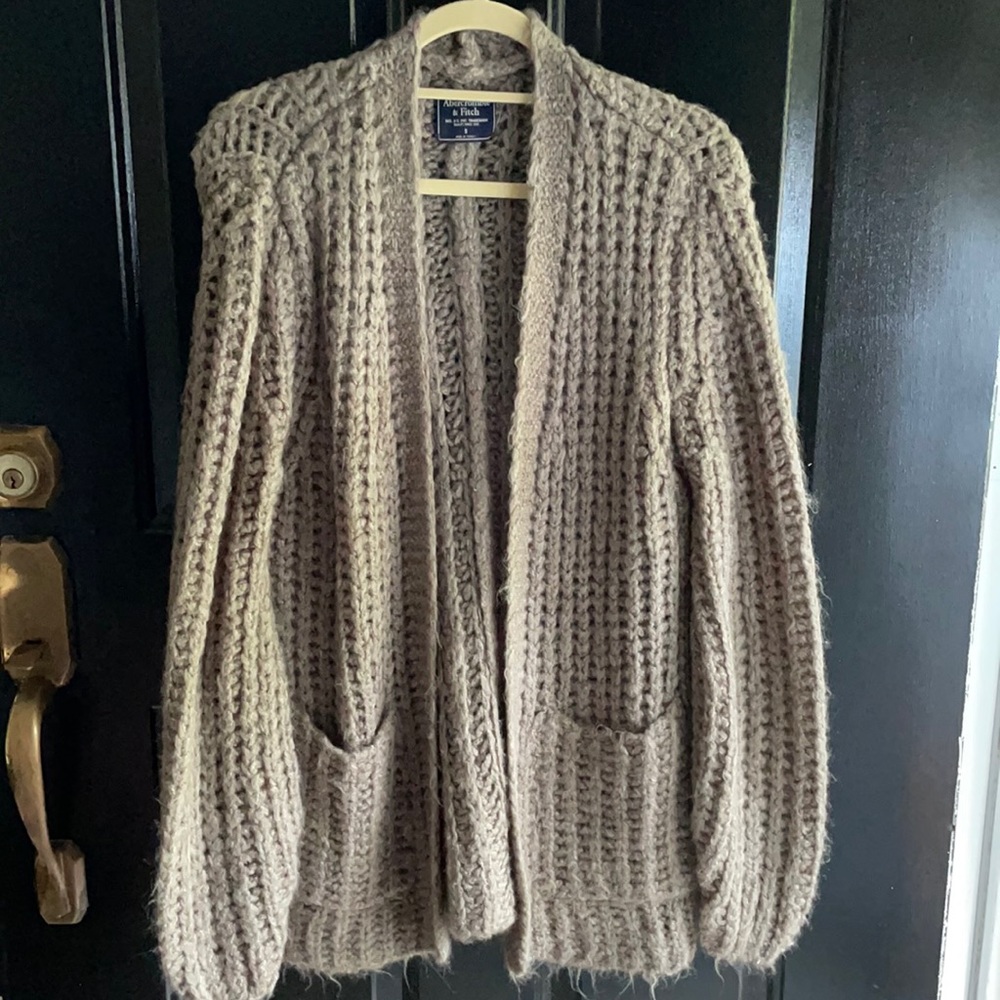 Abercrombie soft knit cardigan S